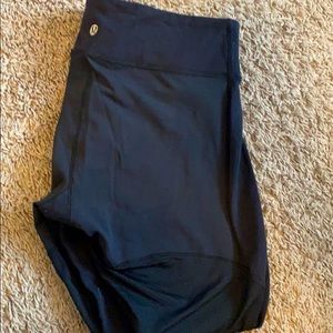 Lululemon black mid length pants